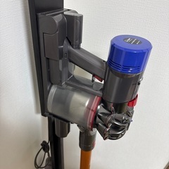 Dyson SV10コードレスクリーナー　の画像