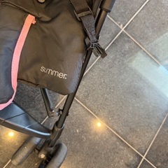 SUMMER infant 軽量折りたたみ　B型ベビーカー コンパクト　折りたたみ式バギー　2カップドリンクホルダ、ポーチ付きの画像