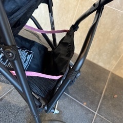 SUMMER infant 軽量折りたたみ　B型ベビーカー コンパクト　折りたたみ式バギー　2カップドリンクホルダ、ポーチ付きの画像