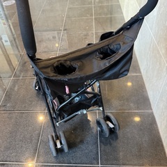 SUMMER infant 軽量折りたたみ　B型ベビーカー コンパクト　折りたたみ式バギー　2カップドリンクホルダ、ポーチ付きの画像