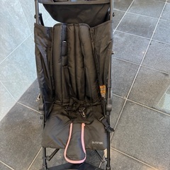 SUMMER infant 軽量折りたたみ　B型ベビーカー コンパクト　折りたたみ式バギー　2カップドリンクホルダ、ポーチ付きの画像