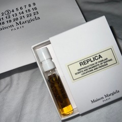新品 REPLICA 香水(箱、袋付き)の画像