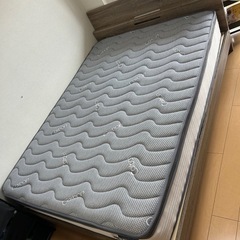 【取引中】ダブルサイズのマットレスの画像