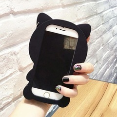 iPhone11とても可愛い　ラッキーな猫　シリコン　招き猫　ねこ　黒の画像