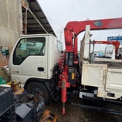 いすゞ　2トンユニック車　低走行　の画像