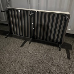 シングルベット脚付き　グレーの画像