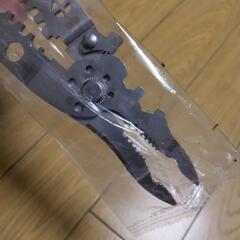 多機能ペンチの画像