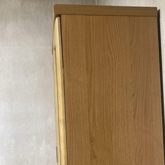 ナチュラルウッドの収納棚の画像