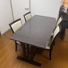 ダイニングテーブルセット（椅子付き）の画像