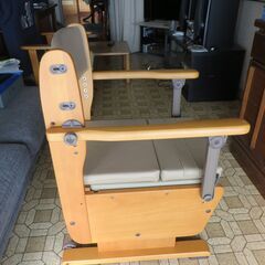 ウチエ株式会社　介護用ポータブルトイレの画像
