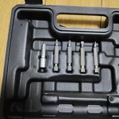 多機能ドライバーツール（充電器付き）の画像