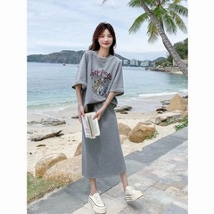 Tシャツ×ロングスカート セットアップ
の画像