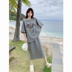 Tシャツ×ロングスカート セットアップ
の画像