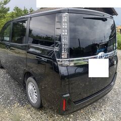福岡発,26年式,80ヴォクシーハイブリッド,車検満タン渡し,クルーズコントロール,両側電動,スマートキー,フルセグ,大阪南港止2.8万円,東京有明港3.8万円の画像