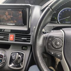福岡発,26年式,80ヴォクシーハイブリッド,車検満タン渡し,クルーズコントロール,両側電動,スマートキー,フルセグ,大阪南港止2.8万円,東京有明港3.8万円の画像