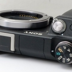 人気ミラーレス機！SONY α NEX-6★Wi-Fi内蔵★Wズームレンズキット  1ヶ月動作補償あり！ 安心の補償付き発送！ 送料無料！の画像