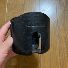【無料】コンビ ベビーカー専用設計 カップホルダー ブラックの画像