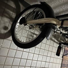 折りたたみ変速自転車の画像