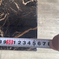大理石風テーブルの画像