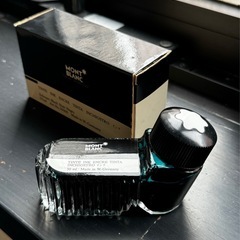 旧タイプ MONT BLANC製の50mlブラックインクの画像