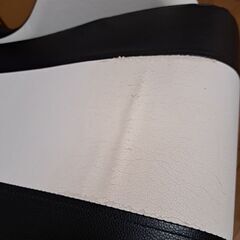黒白 ゲーミングチェアの画像
