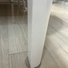 ダイニングテーブル　白の画像