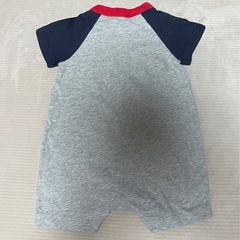 GAPミッキー半袖ロンパースの画像