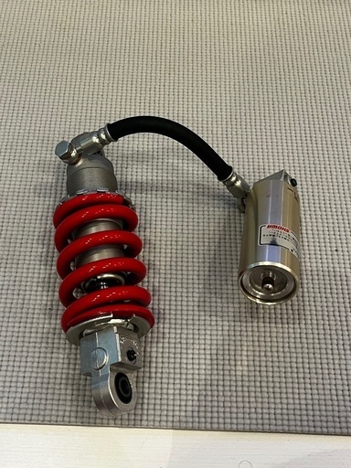 NSF100純正リアサス