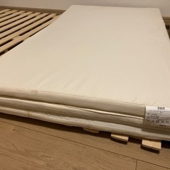 ニトリ薄手マットレス【セミダブル】（3つ折り）の画像
