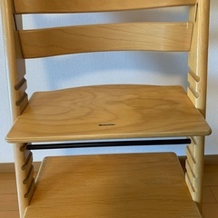 Stokke(ストッケ) トリップトラップ ベビーチェア ハイチェア ナチュラル【親子三代で使える頑丈さ】本体 北欧デザイン Tripp Trapp 食卓 赤ちゃん 子ども 椅子 学習椅子 調節可能 木製 安定感 快適性 丈夫な構造 ノルウェー おしゃれ 高級 インテリア カラーバリエーションの画像