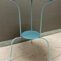 スチール製 水色の丸テーブル　の画像