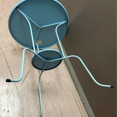 スチール製 水色の丸テーブル　の画像