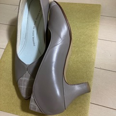 【AKAKURA（アカクラ）】つま先コンビデザインパンプス （OK）の画像