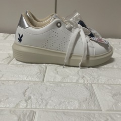 新品♡PLAY BOYスニーカーの画像