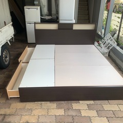 クイーンベッド★フレームのみの画像