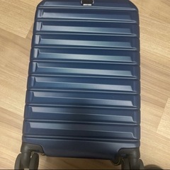 Delsey Parisの機内持ち込みスーツケースの画像