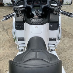 トライク、ゴールドウイング1800ＧＬ　　　バックします、車の免許でOKヘルメット不要の画像