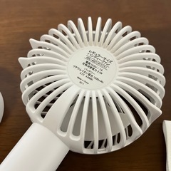 【数回使用】USB充電式ハンディファン　卓上＆手持ち両用／暑さ対策に！の画像