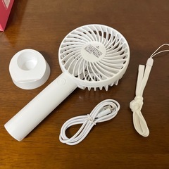 【数回使用】USB充電式ハンディファン　卓上＆手持ち両用／暑さ対策に！の画像
