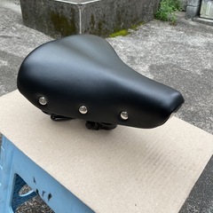 ①安い 定番の黒     美品サドルの画像