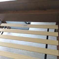 札幌市近郊の方限定！送料無料！！ニトリ 収納付きすのこセミダブルベッド（スピース3） コンセント、宮棚付きの画像