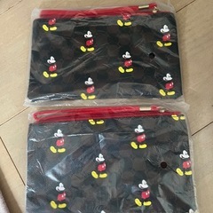 ミッキーマウスクラッチバッグ2個セット