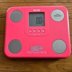 TANITA 体重計の画像