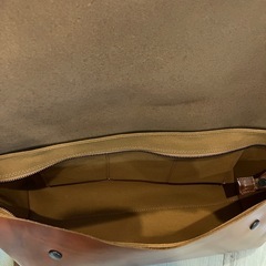 【ほぼ新品】値下げ！Uni&co ユニアンドコー メッセンジャーバッグ キャメル Mサイズの画像