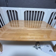 折りたたみローテーブル（天然木ゴム材）の画像