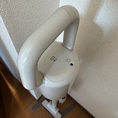 ±0 コードレス掃除機 ホワイトの画像