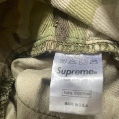 supremeハーフパンツの画像