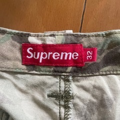 supremeハーフパンツの画像