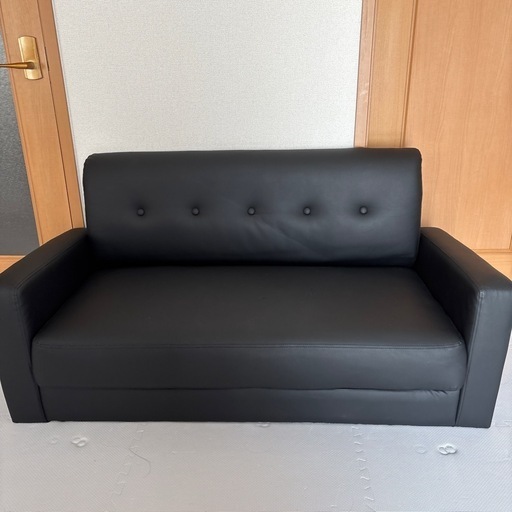 2人掛け　黒いレザーソファー 新品未使用です！