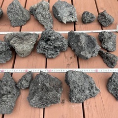 溶岩石20kgまとめ売り
の画像
